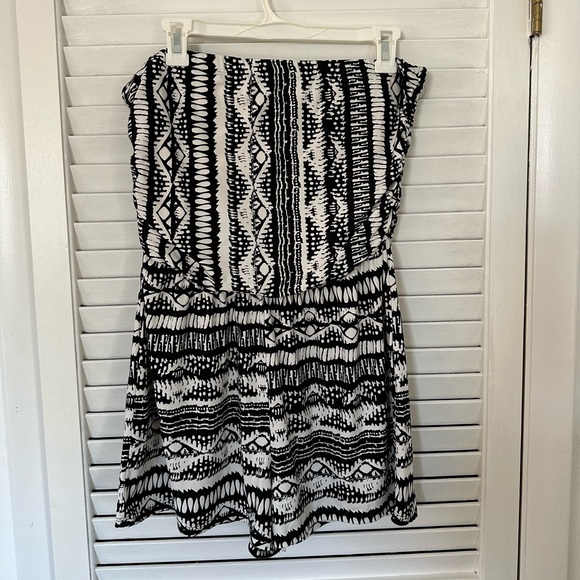 Strapless Romper - Picture 1 of 4